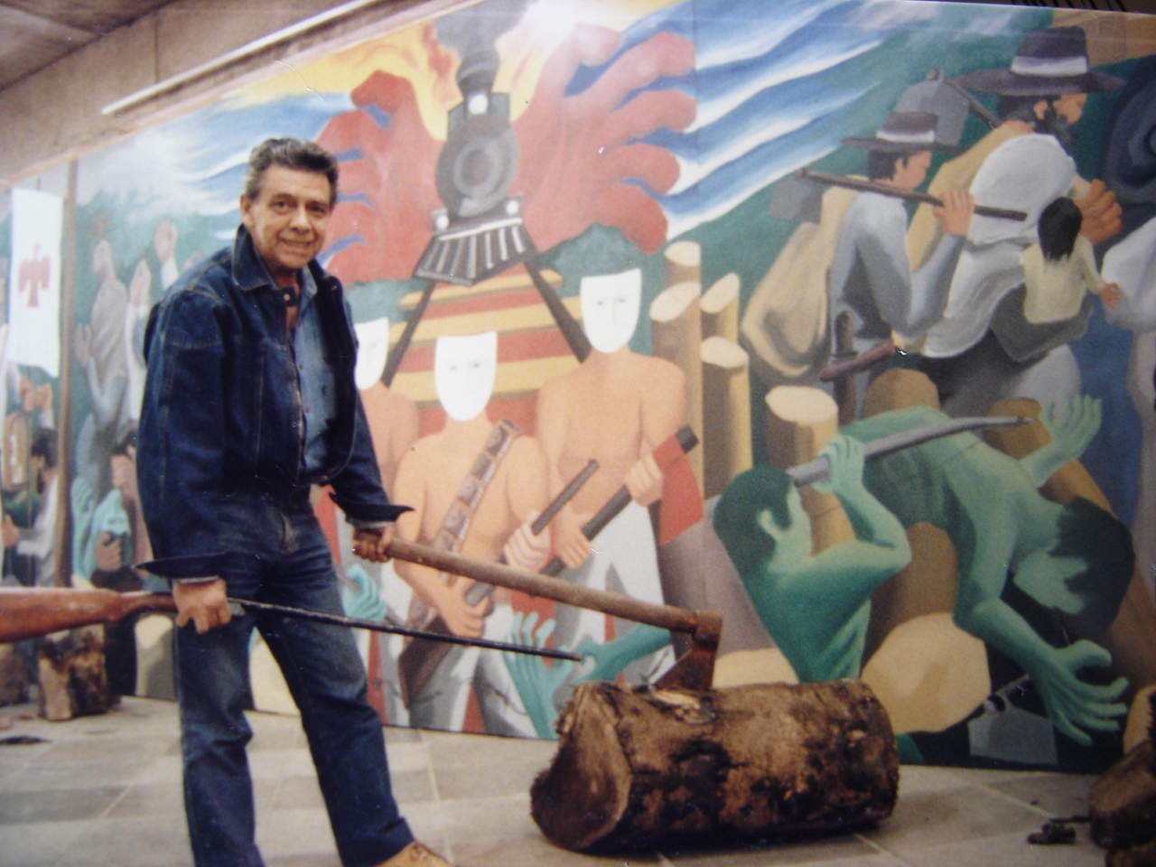 Foto do artista em sua primeira exposição do Painel da Guerra do Contestado